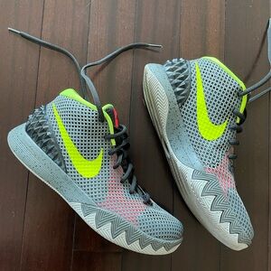 Nike Kyrie 1 grey volt
